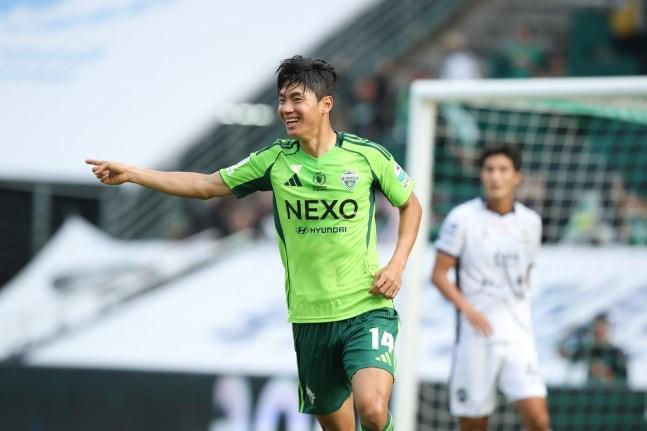 亚博体育官方入口-韩媒：韩国国脚全晋旴已与英冠牛津联达成协议，合同两年半